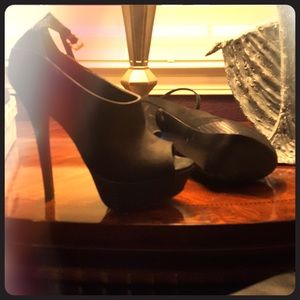 Steve Madden platform shoes